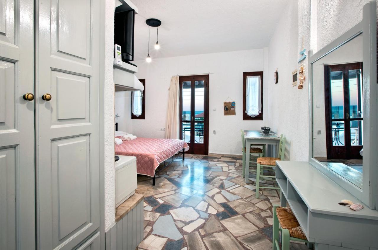 New Aurora Apts Studios Ферма Екстериор снимка