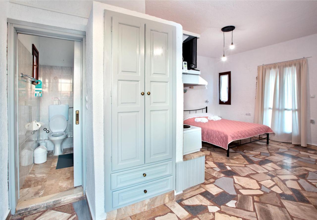 New Aurora Apts Studios Ферма Екстериор снимка