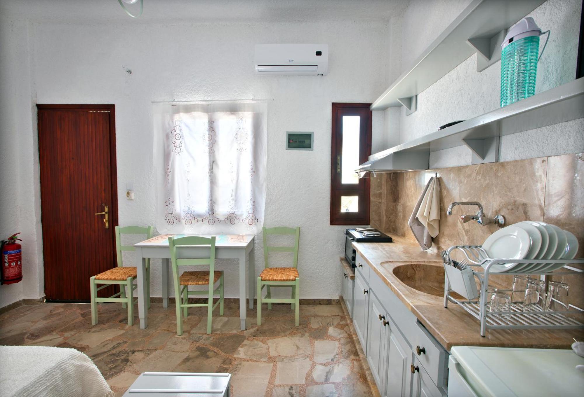 New Aurora Apts Studios Ферма Екстериор снимка