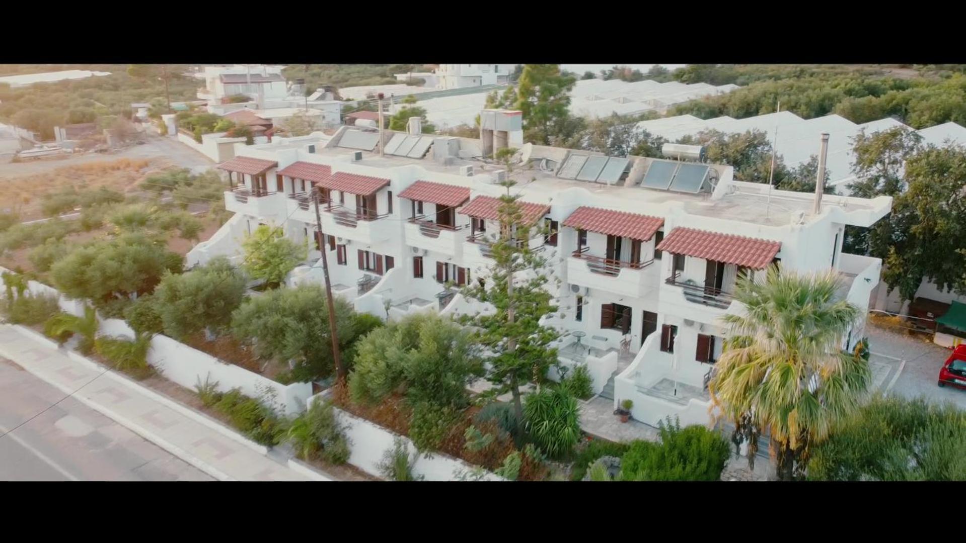 New Aurora Apts Studios Ферма Екстериор снимка